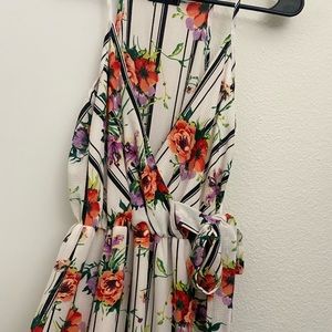 Floral Spring Dress Size Small. Scope Brand. Super Cute!